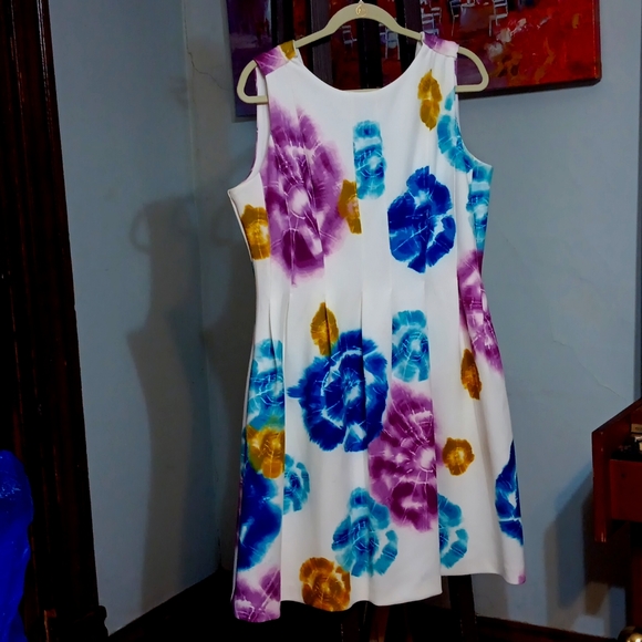 Sumner dress - Picture 1 of 6